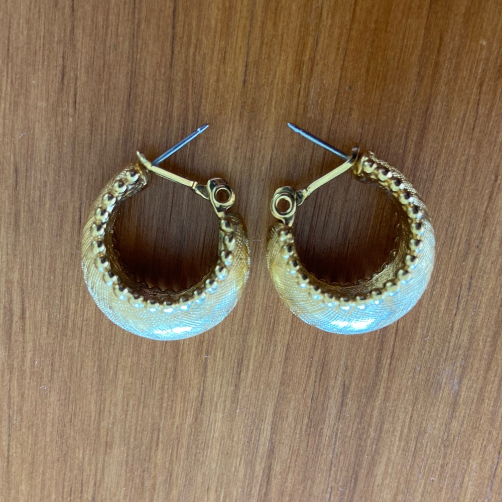 VNTG Gold Plate Earrings